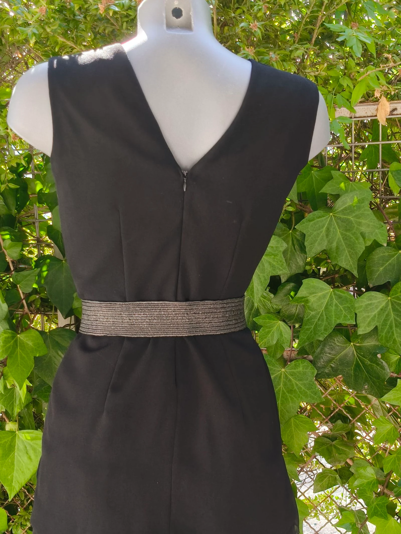 Vestido curto preto "Rosas Rojas" com guipur e gaze – photo 7